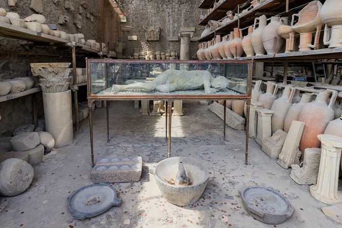 Pompeii and Mount Vesuvius Day Trip from Rome with Pizza Lunch - Vesuvius practical tips: shoes, weather, and bathroom reality