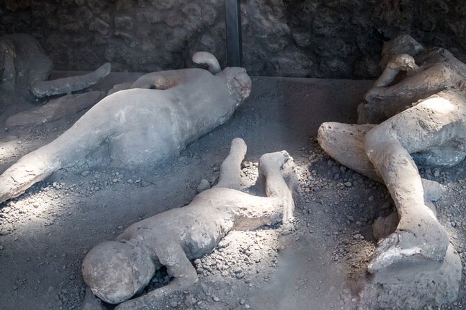 Pompeii and Naples Tour from Rome by Train with Lunch - Naples Highlights by Bus + a Short Free Window