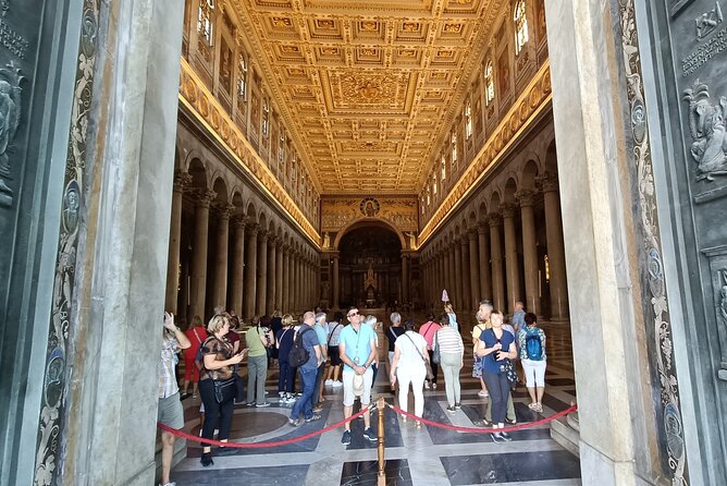 Pope Francis Tomb and Papal Basilicas Tour - Guide style: why small-group commentary changes the whole visit