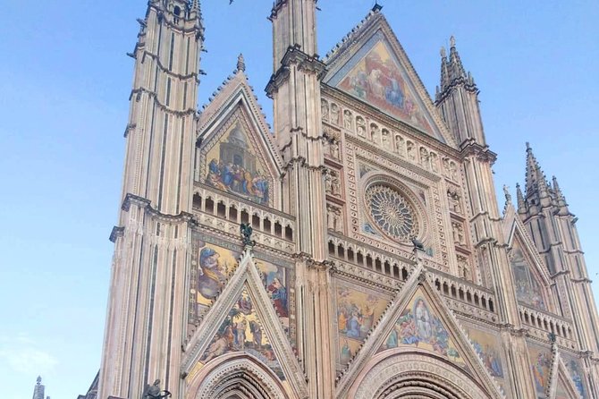 PRIVATE Civita di Bagnoregio and Orvieto Wine Tasting -Ebike tour - Wine-cellar dinner in Orvieto: why the meal feels like part of the route