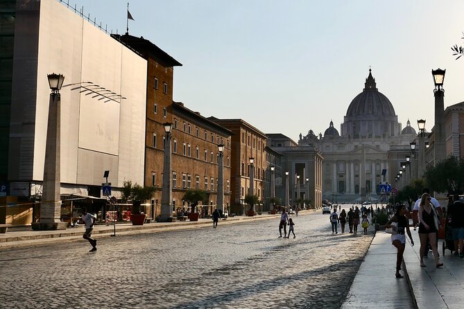 Private Tour of St Peter's Basilica with Dome Climb and Grottoes - Vatican Grottoes and St. Peter’s Tomb: Going Underground