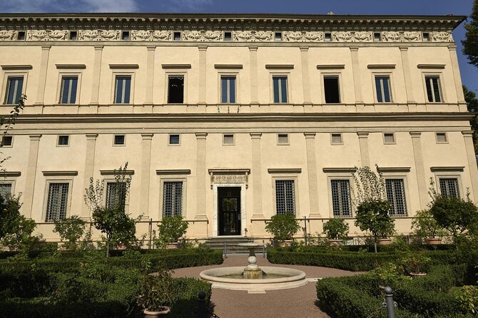 Private Tour - Trastevere and Villa Farnesina - Santa Maria in Trastevere: a short stop with big mosaic impact