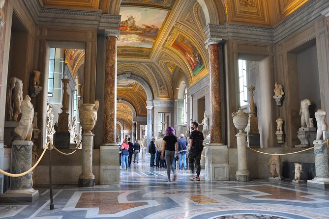 PRIVATE Vatican, Sistine Chapel & St. Peter's Basilica (shortcut) - The Sistine Chapel: 20 minutes that can feel like a movie scene