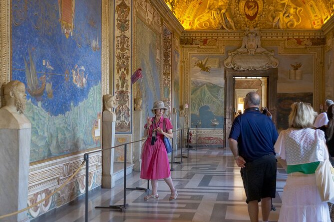 Private Vatican Tour: VIP Experience - St. Peter’s Basilica: La Pietà, Baldacchino, and the Inside View