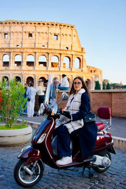 Rome: 1-Hour Vespa Ride as Passenger with a Local Driver - Fontana dell’Acqua Paola pass-by: a recognizable landmark angle