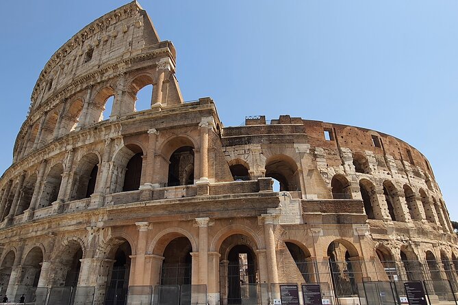 Rome 2-Day Sightseeing Tour with Trevi Fountain, Colosseum & More - Dress code and identity rules: the Rome stuff you cannot ignore