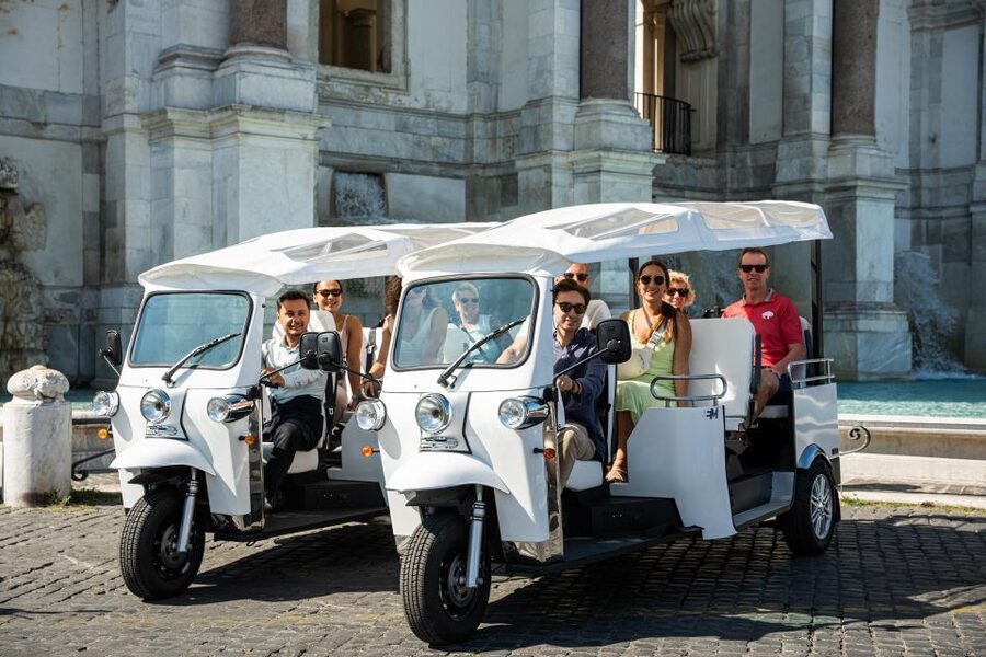 Rome: 2-Hour Vip Tuk-tuk tour with Hotel Pickup and Prosecco - Trastevere by Tuk-Tuk and the Tiber Passing Moment