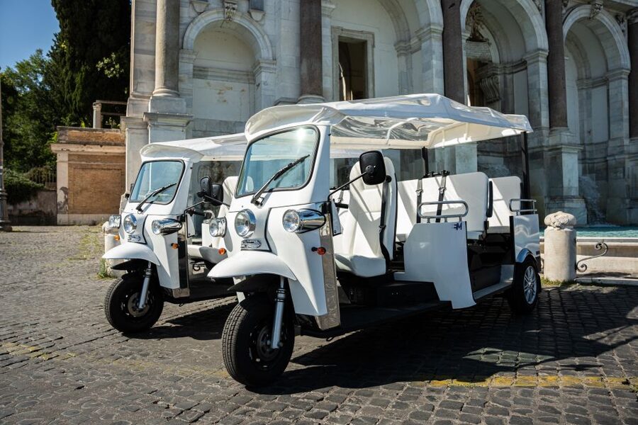 Rome: 2-Hour Vip Tuk-tuk tour with Hotel Pickup and Prosecco - Hotel Pickup and a Private Driver-Guide That Can Bend the Plan