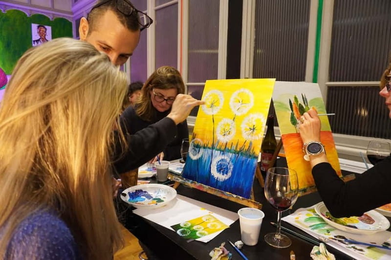 Rome: Afternoon Paint and Sip Experience in Piazza Navona - Wine, Soft Drinks, and Pizza al Taglio: The Fuel Between Brushstrokes