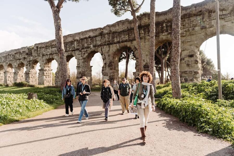 Rome: Appian Way, Aqueducts, and Catacombs Tour - Getting out past central Rome, without feeling rushed