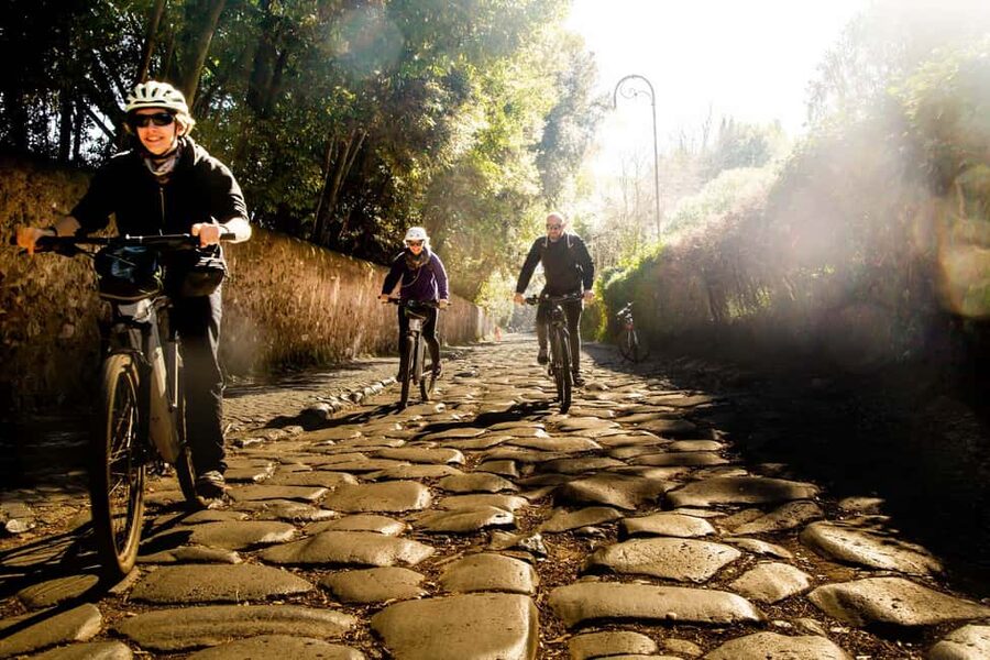 Rome: Appian Way Aqueducts Bike Tour (UPG Catacombs & Lunch) - Optional Catacombs of San Callisto: when 1 hour turns into a memory
