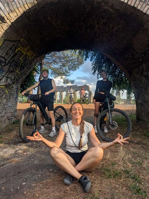 Rome: Appian Way, Catacombs & Aqueducts by eBike + Transfer - The last stretch: Bicycl-e Appia Antica and the return to Viale Aventino