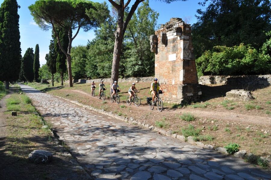 Rome: Appian Way, Catacombs, & Roman Aqueducts E-bike Tour - 4-hour or 6-hour: your Catacombs choice