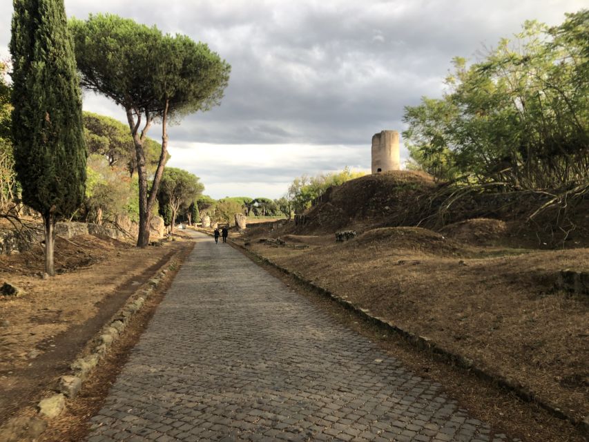 Rome: Appian Way E-Bike Tour Catacombs, Aqueducts & Picnic - Rolling the Appian Way and spotting the Tomb of Cecilia Metella