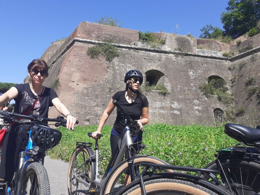 Rome: Appian Way E-Bike Tour Catacombs, Aqueducts & Picnic - Catacombs of St. Callixtus: what the guided 45 minutes really adds