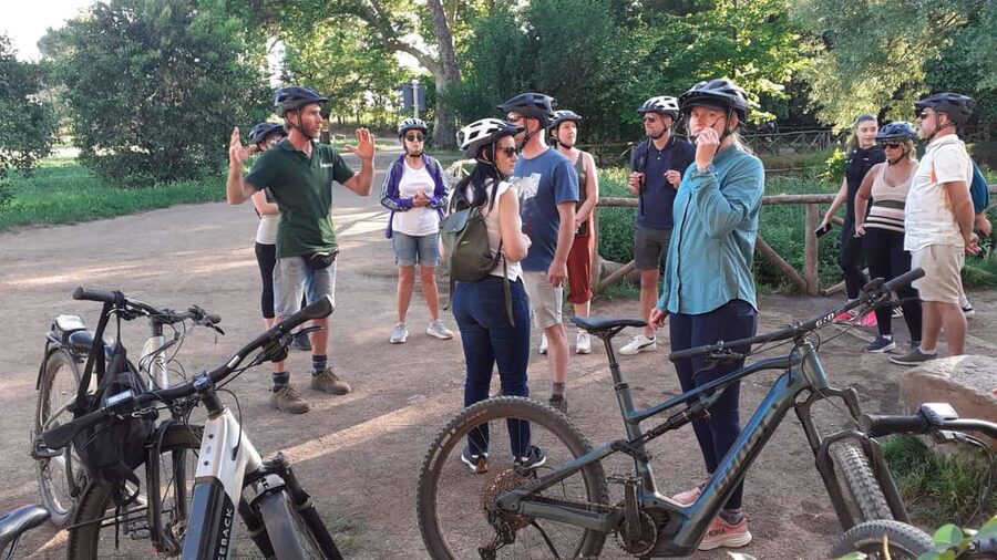 Rome: Appian Way E-Bike Tour Catacombs, Aqueducts & Picnic - Parco della Caffarella and the Egeria spring break with picnic or aperitif