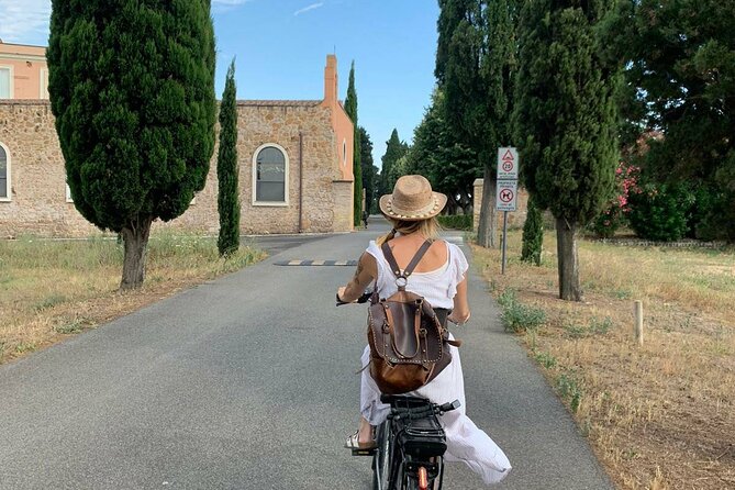 Rome: Appian Way E-bike Tour, Catacombs, Aqueducts & Transfer - Aqueduct Park (Plus the “Quick Hits”): Cecilia Metella Area to Tor Fiscale