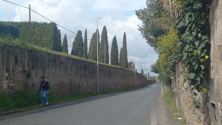 Rome: Appian Way Golf Cart Tour with Roman Catacombs Entry - Tomb of Cecilia Metella: a striking backdrop with explanation