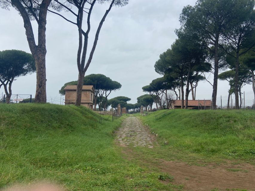 Rome: Appian Way Guided Tour on E-Bike with italian Aperitif - Villa dei Quintili and Parco degli Acquedotti: when the scenery turns countryside-cool