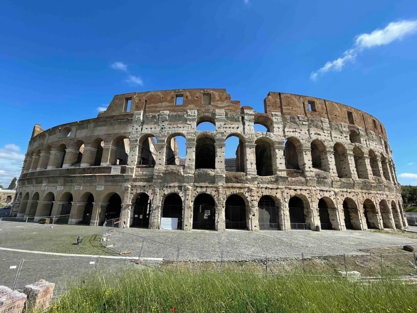Rome: Arena Colosseum Tour with Arena Access - Meeting at Via dei Fori Imperiali: where the tour starts (and how to not lose time)