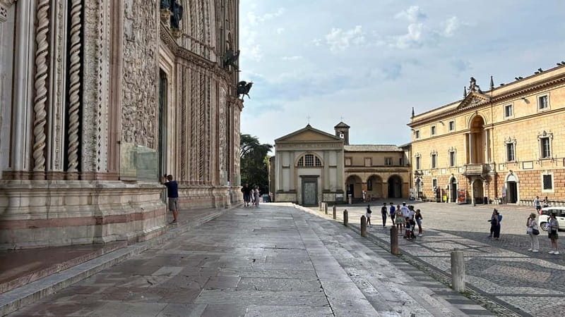 Rome: Assisi, Civita di Bagnoregio and Orvieto Day Tour - Food, wine, and artisan time in Orvieto