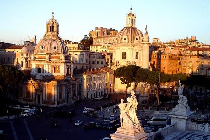 Rome at Sunrise Walking Tour: Pantheon Trevi Fountain & Breakfast - Stop 1: Spanish Steps before the crowds arrive