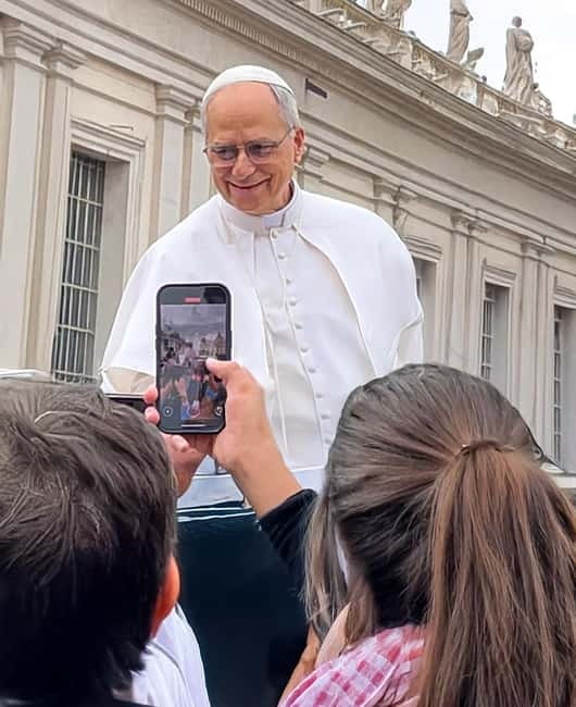 Rome: Audience Pope Leo XIV with Guided Tour - Walking Into St. Peter’s Square: What You Learn Along the Way