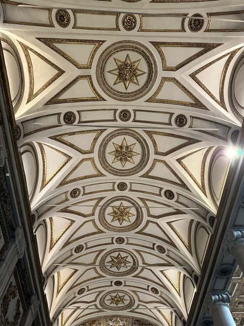 (Rome) Audio Guided Tour of the Basilica of Santa Maria Maggiore - The Hall of the Popes: why Pope Francis chose this basilica