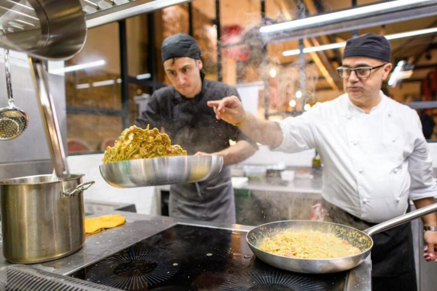 Rome: Authentic Roman Restaurant Dining Experience & Wine - Bronze or gold: choosing your 2-course or 3-course Rome meal
