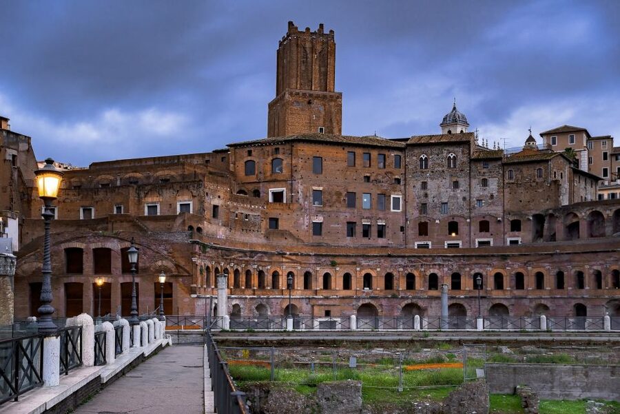 Rome: Best of Colosseum and Roman Forum Guided Tour - Meeting your guide at P.za del Colosseo (and not losing time)