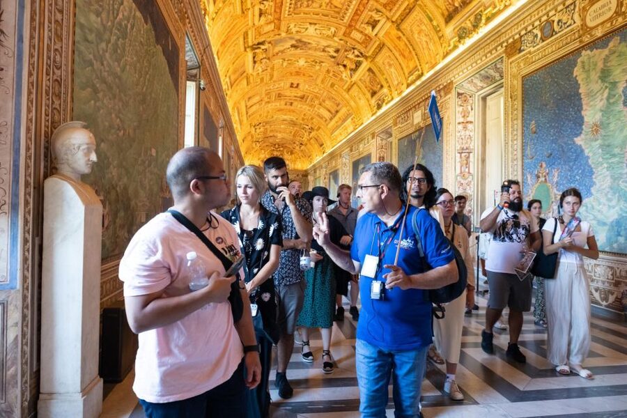 Rome: Breakfast & Tour of Vatican Museums & Sistine Chapel - Hall of Maps and the Tapestries: More Than Pretty Rooms