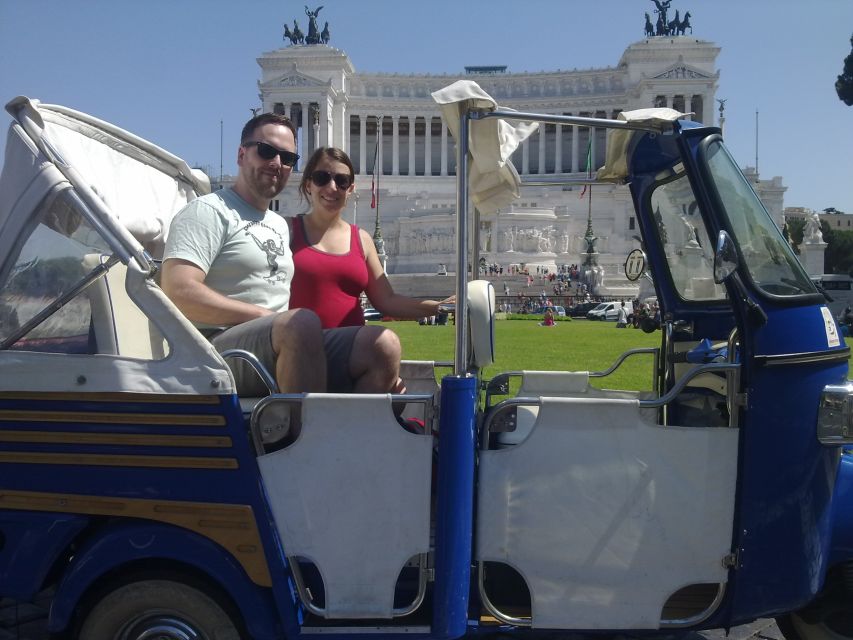 Rome by Ape Calessino - Colosseum area: where your guide makes the streets make sense