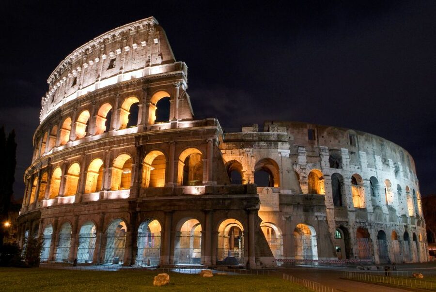 Rome by Night: 3-Hour Guided Walking Tour - Meeting Point at Colosseo: How Not to Lose the Start of the Tour