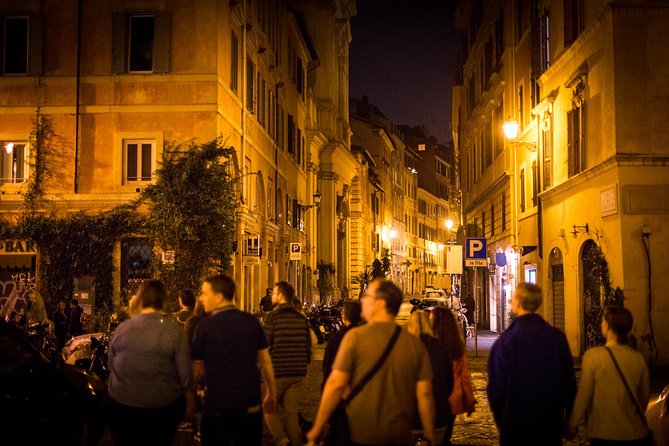 Rome by Night Walking Tour - Legends & Criminal Stories - Dark Legends Between the Roman Empire and the Renaissance