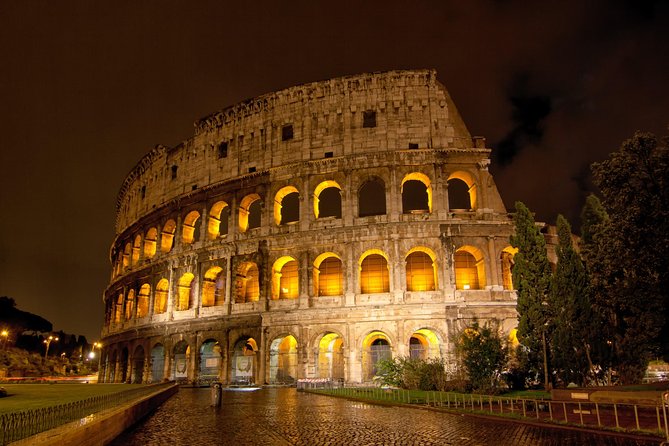 Rome by Night Walking Tour - Starting at Piazza del Colosseo: dusk is the sweet spot