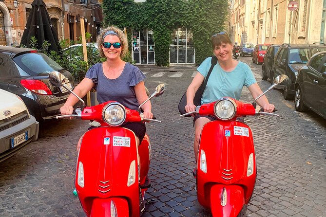 Rome by Vespa – with Francesco: the Best Guided Vespa Tour - Colosseum stop: the famous view, without the ticket line