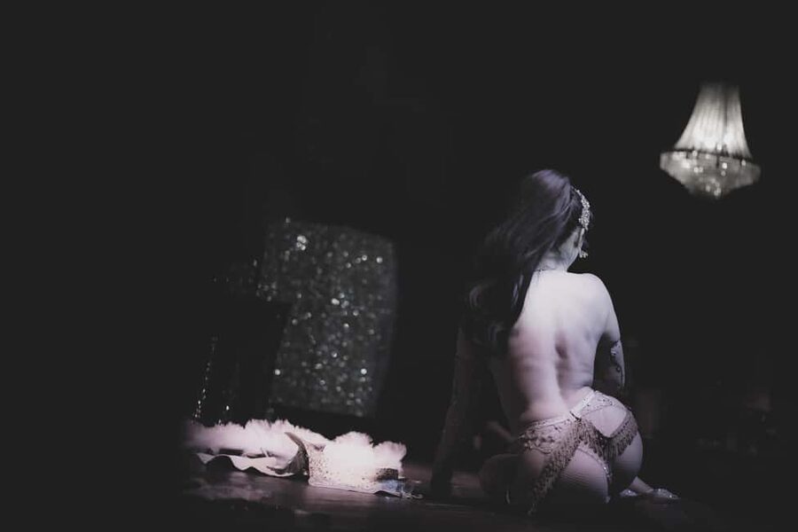 Rome: Cabaret Burlesque Show Experience with Dinner - Key Points at a Glance