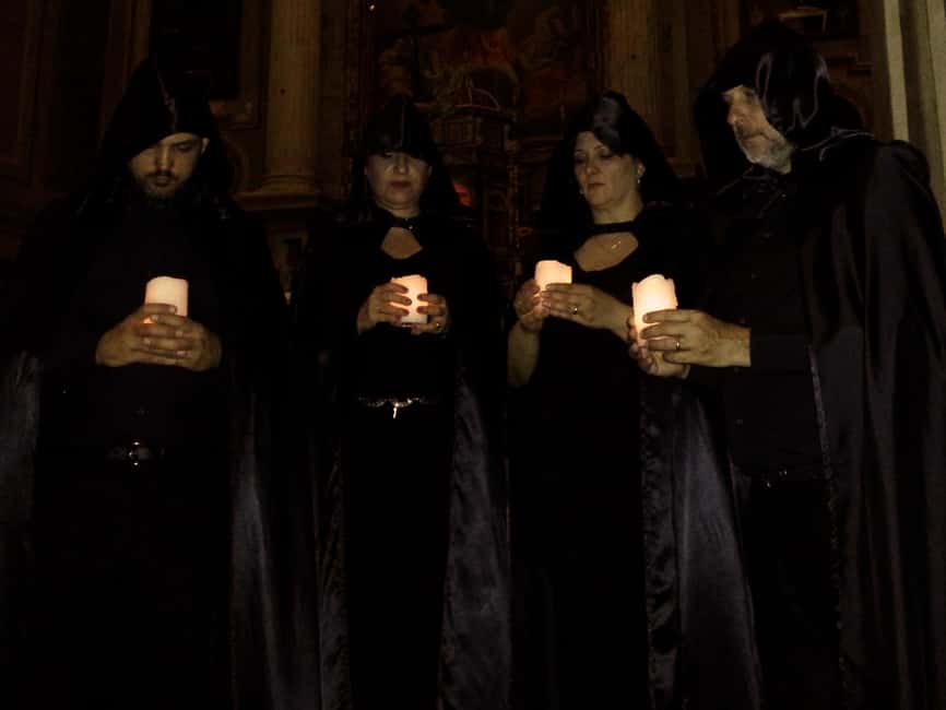 Rome: Capuchin Crypt & Museum Tour with Choral Concert - Where you meet in Rome (and why it can feel confusing)