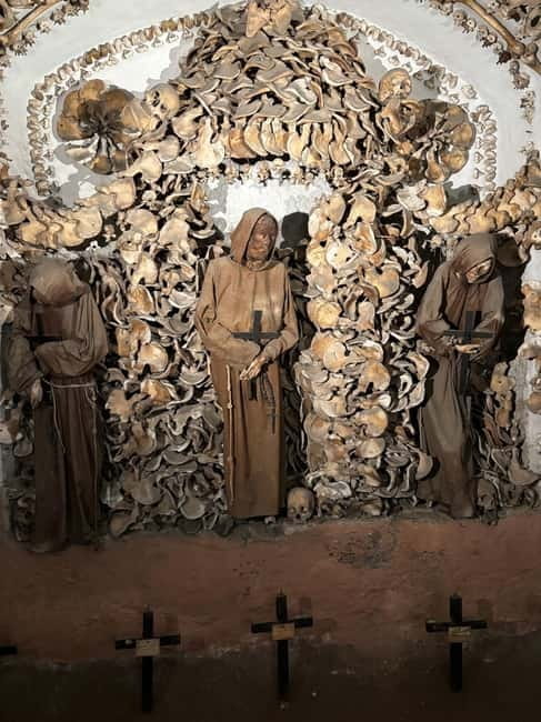 Rome: Capuchin Crypts & Ghostly Legends Small-Group Tour - First stop: Capuchin Crypts and those 5 chapels of human remains