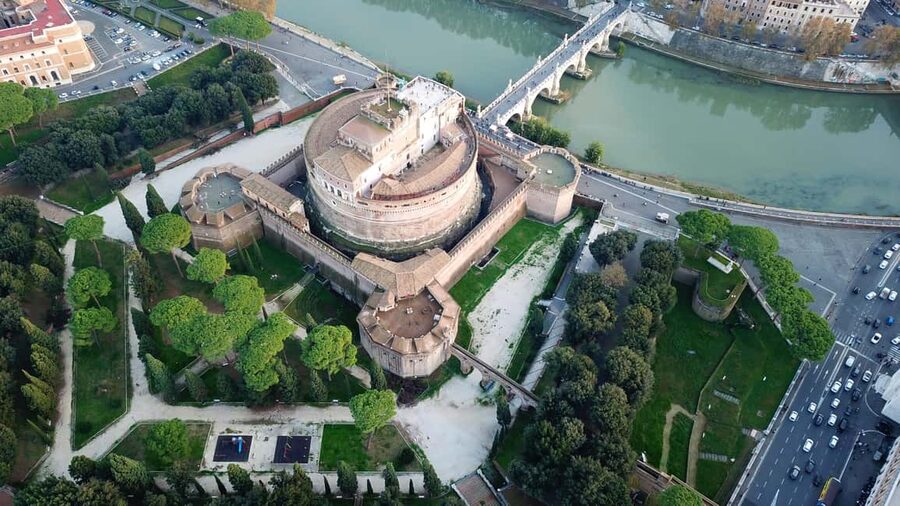 Rome: Castel Sant'Angelo Entry Ticket & Digital Audioguide - Planning Your Climb: Spiral Ramp, Steps, and the Rooftop Terrace