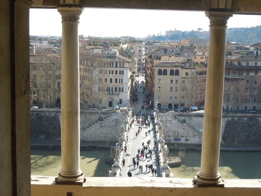 Rome: Castel Sant'Angelo Skip the Line Private Tour - Pope Paul III’s apartment and frescoes: art tied to power