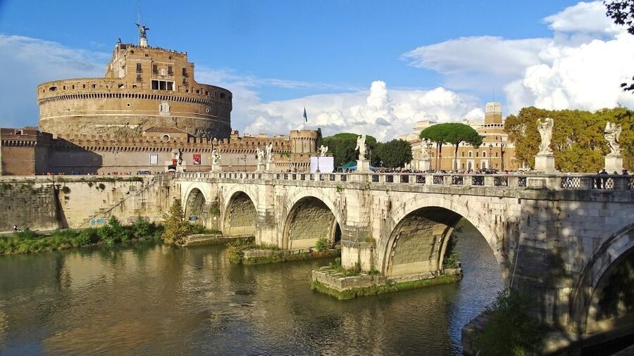 Rome: Castel Sant'Angelo Tour With Skip-the-line Access - Hadrian’s tomb: from imperial monument to legible myth