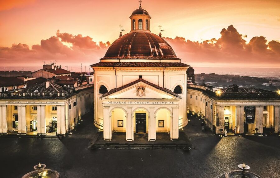 Rome: Castelli Romani Hop-on and Hop-off Tour - Live commentary onboard: what it adds to your time outside Rome