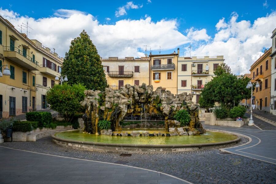 Rome: Castelli Romani Hop-on and Hop-off Tour - Saturday Line 1: Frascati, Grottaferrata, Marino, and Castel Gandolfo