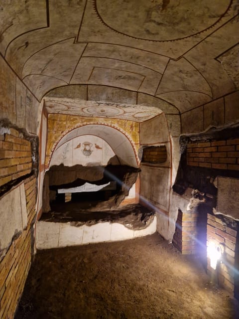 Rome: Catacombs Express ENGLISH Guided Tour - SKIP THE LINE - Best-Preserved Catacombs: 17 Kilometers, Four Levels, and Uneven Footing