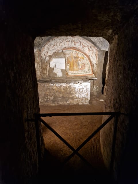 Rome: Catacombs Express ENGLISH Guided Tour - SKIP THE LINE - Burial Rites and the Shift from Pagan to Christian Rome