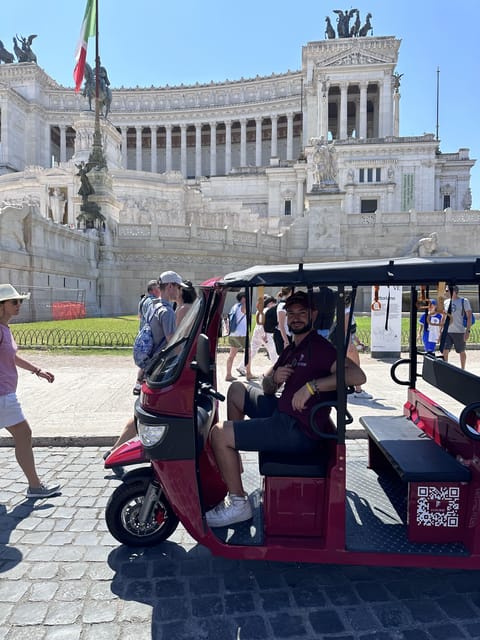 Rome: City Highlights E-Tuk Tuk Tour - Meeting point at Piazza del Popolo: where to wait (and where not to wander)