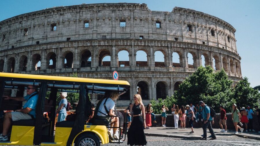 Rome: City Highlights Golf Cart Tour with Local Guide - Piazza Venezia + Altar of the Fatherland: Big Monument Energy