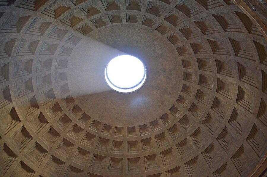 Rome: City Highlights Walking Tour - Piazza della Rotonda: Hadrian’s Pantheon lit up around fountains and bars