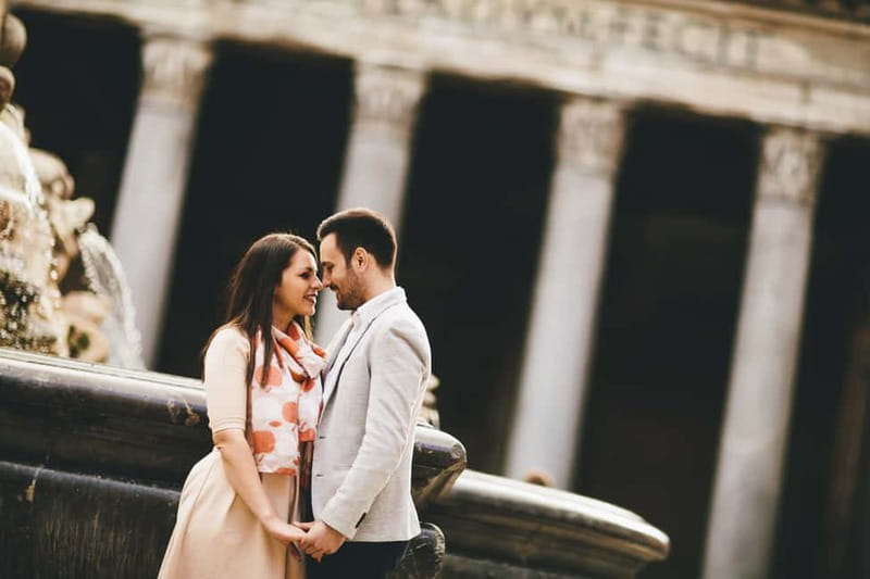 Rome: Classics Photoshoot - The Rome walking stretch between Trevi and the old government center